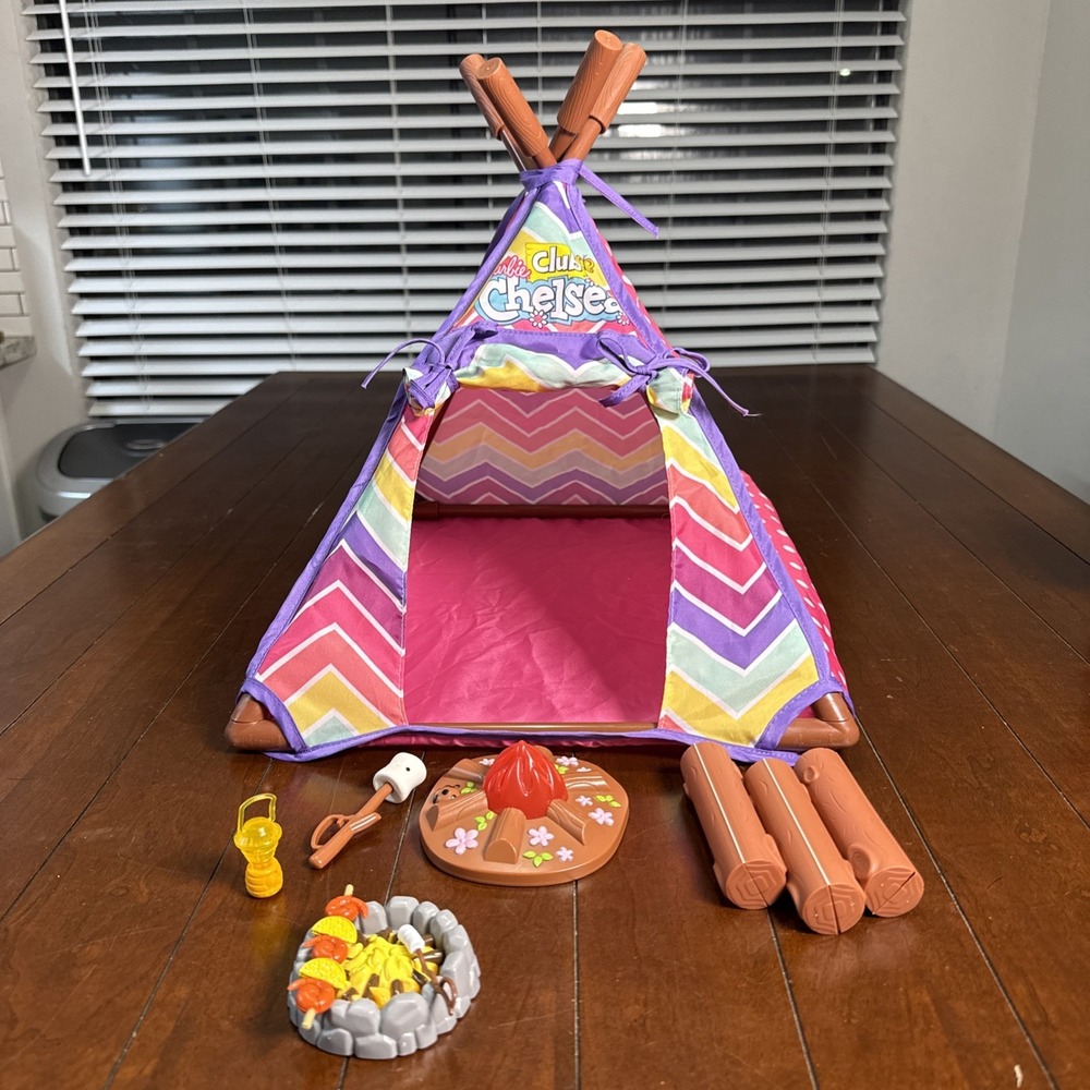 Barbie Club Chelsea Camping Play Set with Accessories campfire, Logs, Campfire